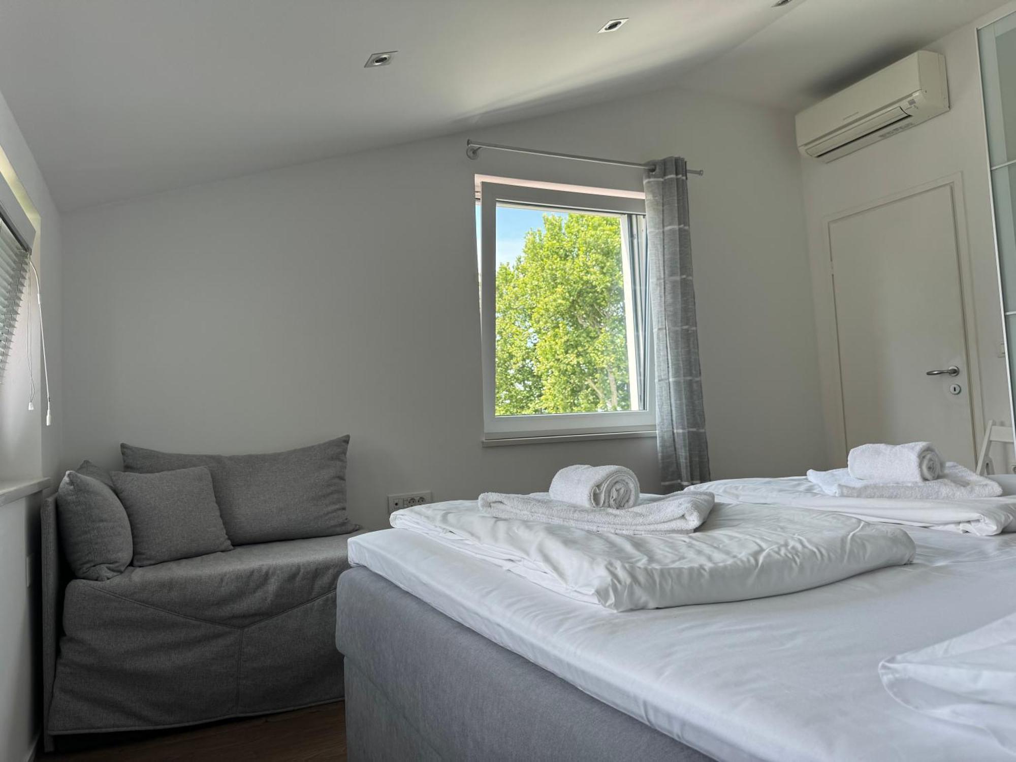Apartments & Rooms Artemus Belveder Koper Room photo